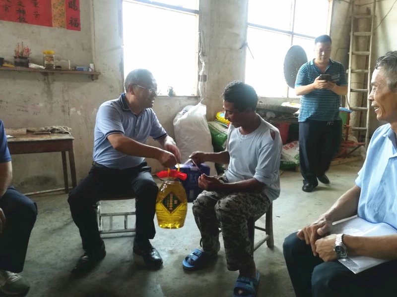 心手相連 脫貧致富2.jpg