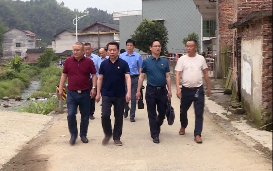 心手相連 開啟鄉(xiāng)村振興工作新征程1.jpg 心手相連 開啟鄉(xiāng)村振興工作新征程1.jpg